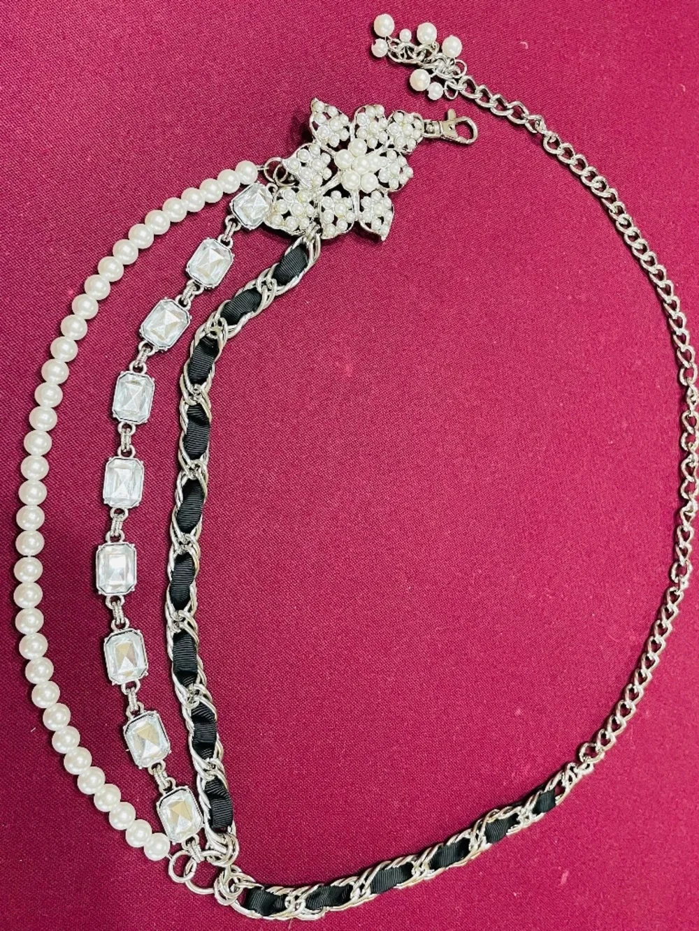 NWOT Rare Vintage White House/Black Market Pearl Crystal Chain Belt